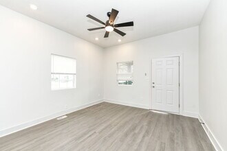 942 W 27th St in Indianapolis, IN - Building Photo - Building Photo