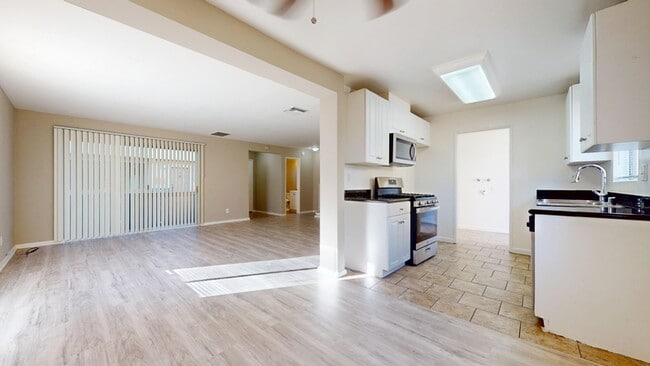 property at 20251 Cohasset St