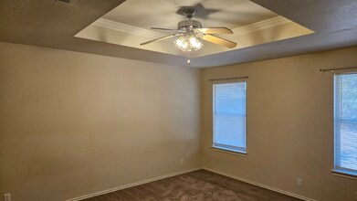 2101 Hawksbury Way in Cedar Park, TX - Foto de edificio - Building Photo