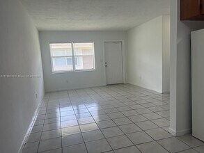 5312 NW 22nd St-Unit -5312 in Lauderhill, FL - Building Photo - Building Photo