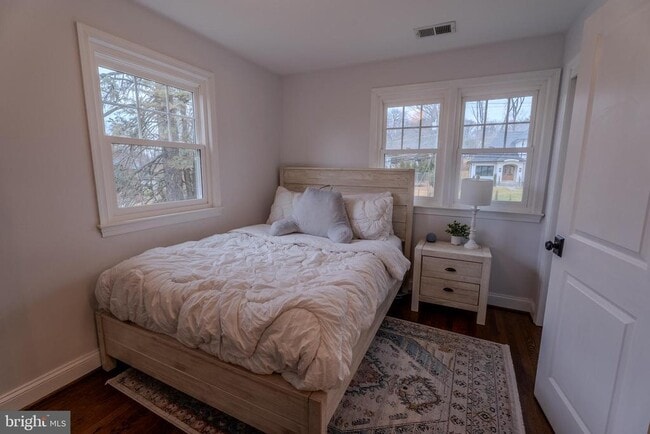 property at 308 Old Court House Rd NE