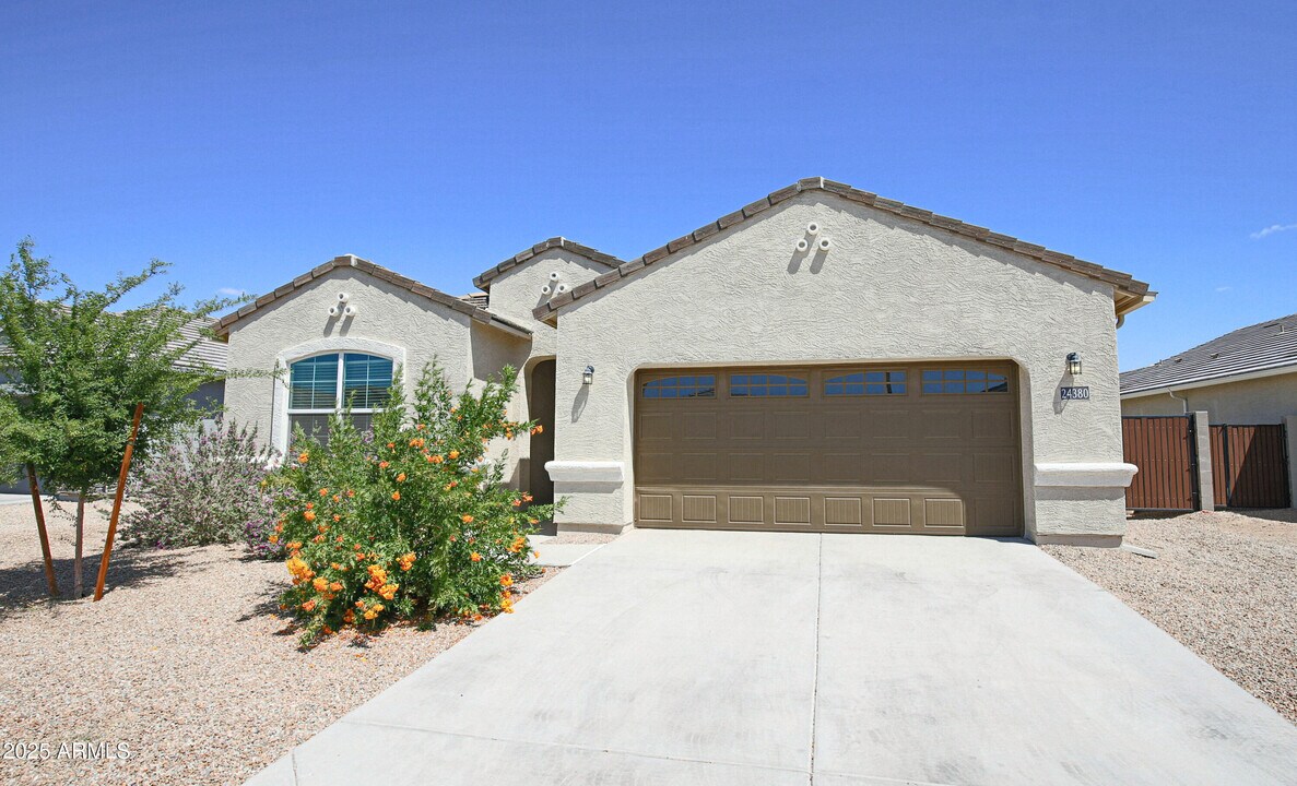 24380 W Jones Ave in Buckeye, AZ - Building Photo