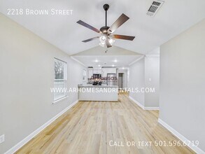 2218 Brown St in Little Rock, AR - Building Photo - Building Photo