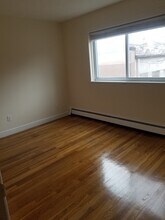 1033 Massachusetts Ave, Unit 10 in Arlington, MA - Building Photo - Building Photo