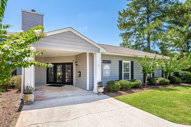 Creekwood North in Gulfport, MS - Foto de edificio - Building Photo