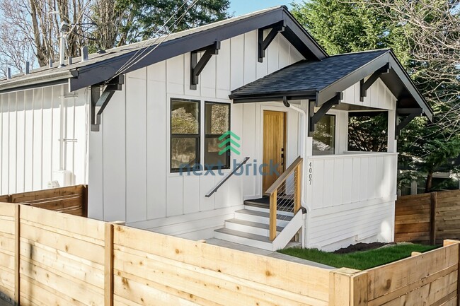 4007 23rd Ave SW in Seattle, WA - Building Photo - Building Photo