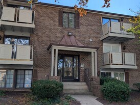 4410 Groombridge Way, Unit Groombridge Way in Alexandria, VA - Building Photo