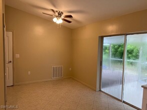 18500 Tampa Rd in Ft. Myers, FL - Building Photo - Building Photo