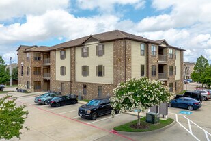 Centre Place Apartments in Denton, TX - Building Photo