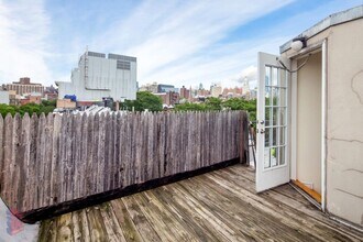 343 E 5th St in New York, NY - Building Photo - Building Photo