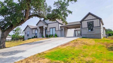 104 Lazy Oak Pl in Spicewood, TX - Building Photo - Building Photo