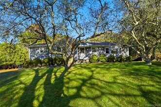 15 Club Dr in Southampton, NY - Building Photo - Building Photo