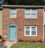 2469 Lehaven Dr in Tucker, GA - Building Photo