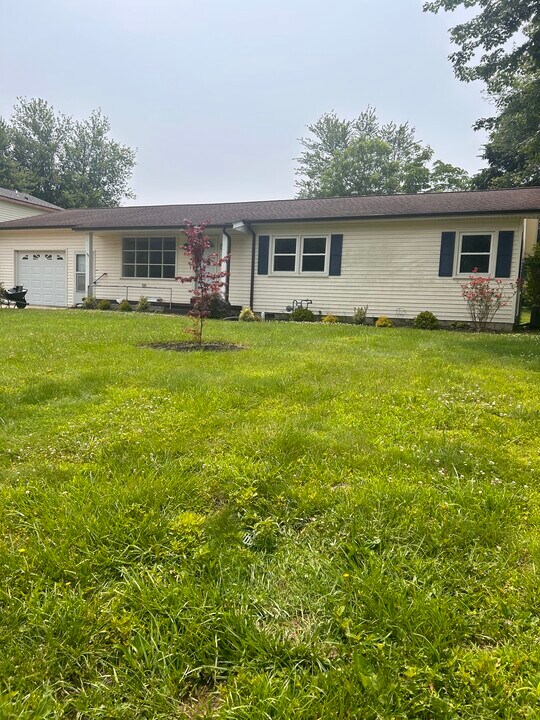 160 Kimberly Dr in Paducah, KY - Building Photo