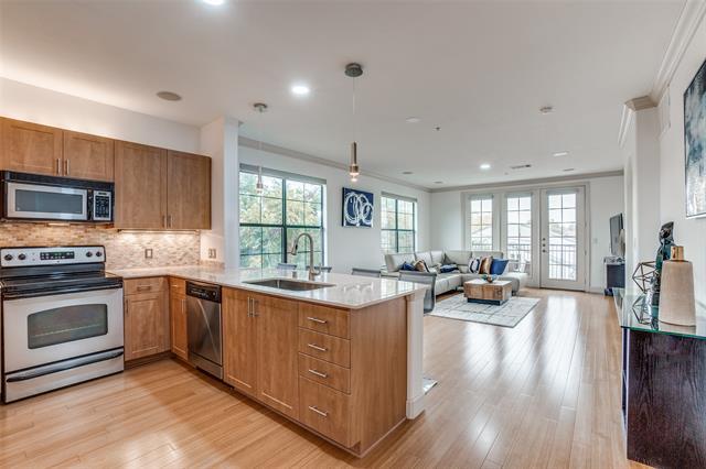 3818 Holland Ave in Dallas, TX - Building Photo