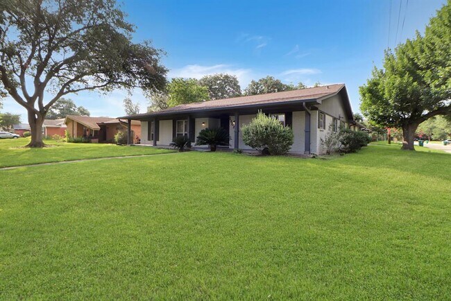 5602 Sylmar Rd in Houston, TX - Building Photo - Building Photo