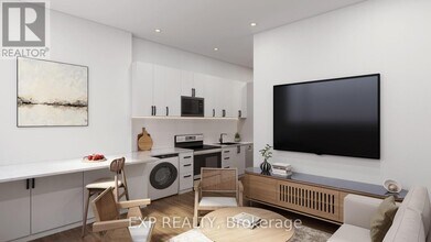 148-148 Glenlake Ave in Toronto, ON - Building Photo - Building Photo