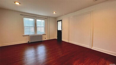 28 Tooker Ave-Unit -2 in Oyster Bay, NY - Building Photo - Building Photo