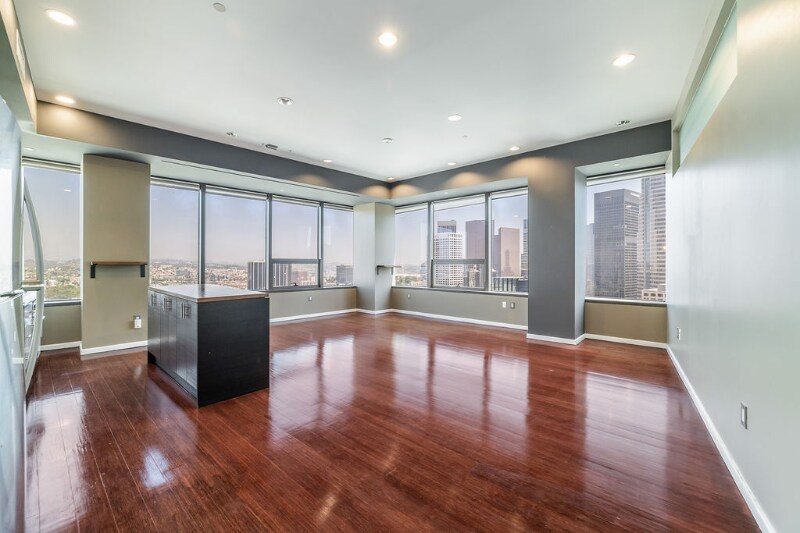 1100 Wilshire Blvd in Los Angeles, CA - Building Photo