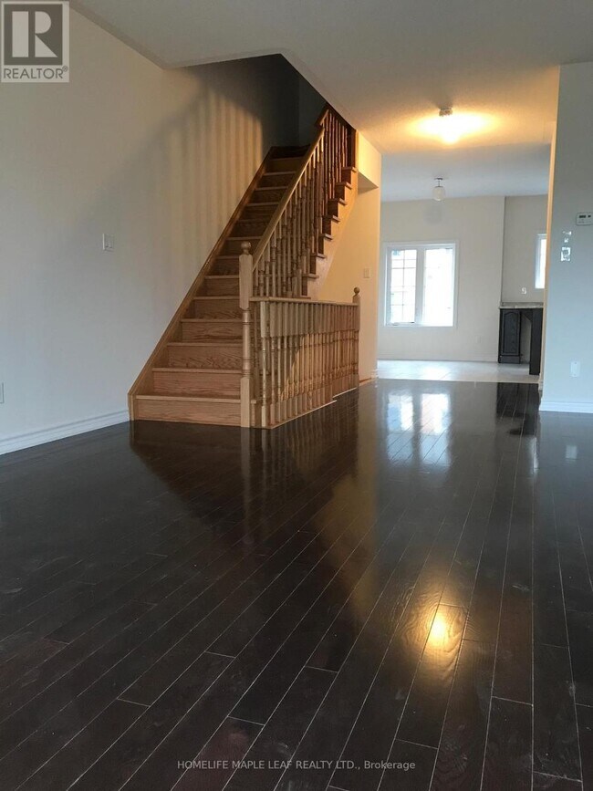 94 Aspen Hills Rd in Brampton, ON - Building Photo - Building Photo