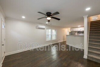 2027 Lois Pl NW in Atlanta, GA - Building Photo - Building Photo