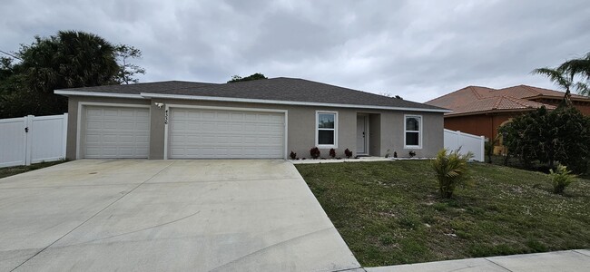 4336 SW Yamada Dr in Port St. Lucie, FL - Building Photo - Building Photo