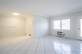 7640 Carlyle Ave in Miami Beach, FL - Building Photo - Building Photo