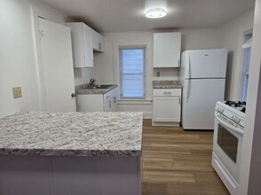 108 Poplar St in Sheboygan Falls, WI - Foto de edificio - Building Photo