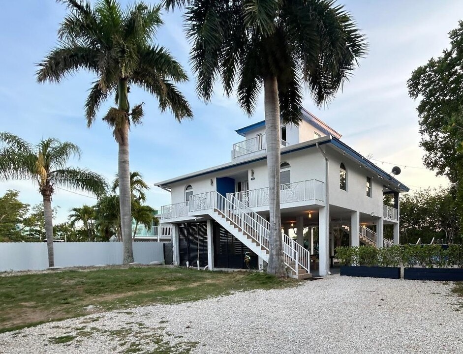 350 Hazel St in Key Largo, FL - Building Photo