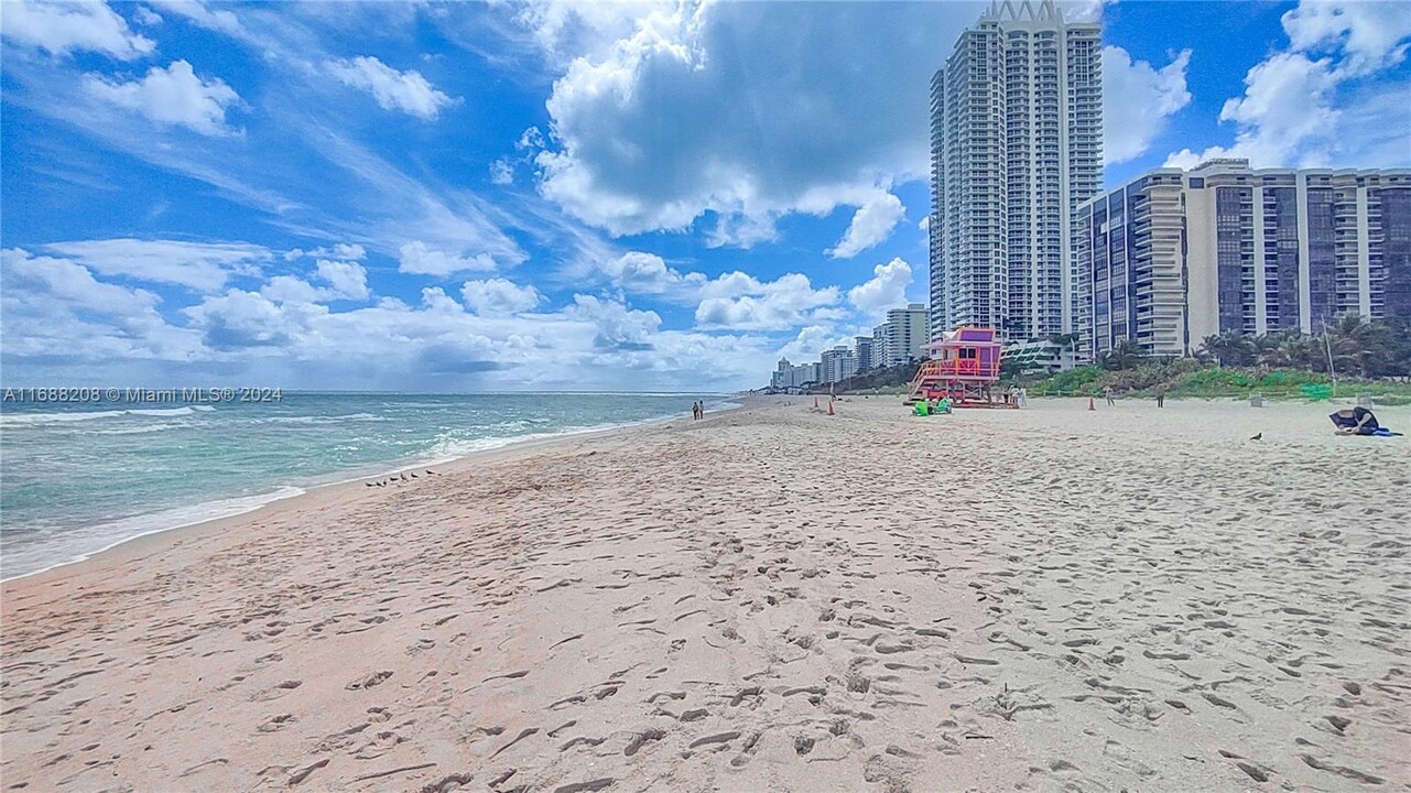 6498 Collins Ave in Miami Beach, FL - Building Photo