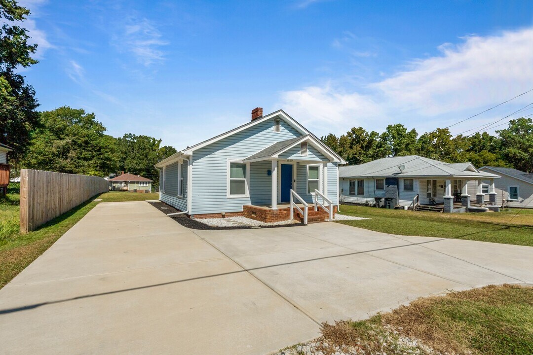 607 Hillside St in Kannapolis, NC - Building Photo