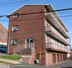 214 Daniel St in Hackensack, NJ - Building Photo - Building Photo