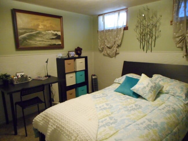 property at 2721 S Kearney St