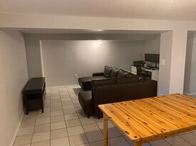 405 Silver Spring Ave, Unit Basement apartment in Silver Spring, MD - Building Photo