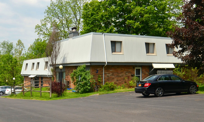 Fayetteville Pines Townhouses photo'