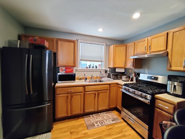 235 Columbia Rd, Unit 1 in Boston, MA - Foto de edificio - Building Photo