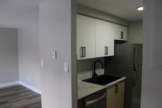 21 Holborn Drive in Kitchener, ON - Building Photo - Building Photo