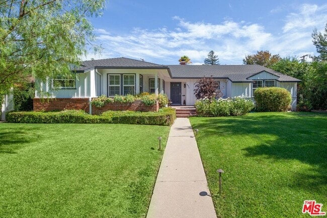 property at 4922 Hayvenhurst Ave