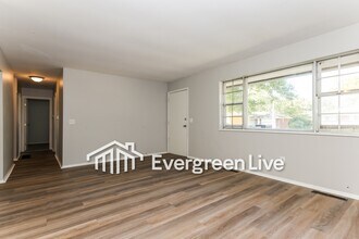 5301 Tucson Dr in Dayton, OH - Building Photo - Building Photo