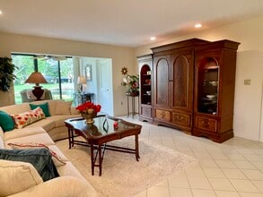 24 Stratford Dr E in Boynton Beach, FL - Building Photo - Building Photo