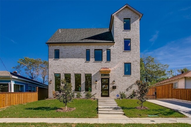property at 424 N Denver St