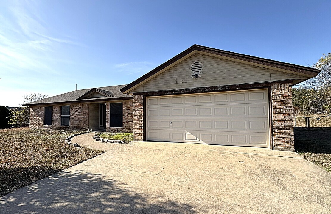 2044 Suja Ln in Copperas Cove, TX - Building Photo