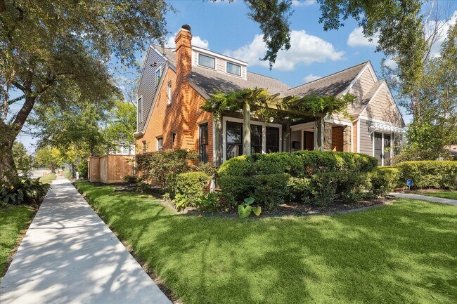 6701 Wildwood Way in Houston, TX - Building Photo - Building Photo