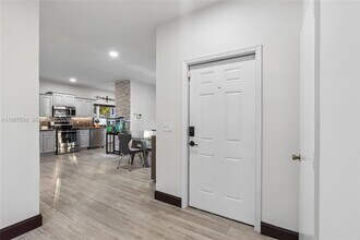 18087 SW 30th Ct in Miramar, FL - Building Photo - Building Photo