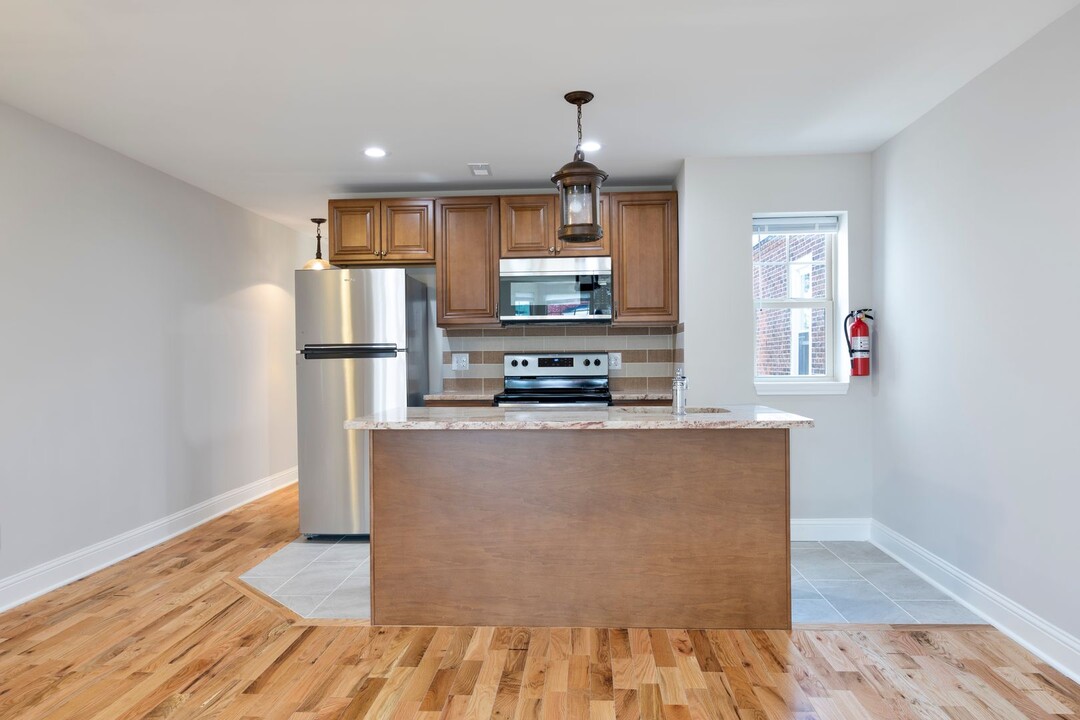 1313 N 53rd St-Unit -2F in Philadelphia, PA - Foto de edificio