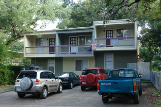 Mark Twain Apartments in Austin, TX - Building Photo - Building Photo