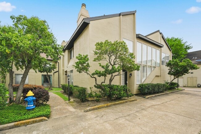 1116 Bering Dr