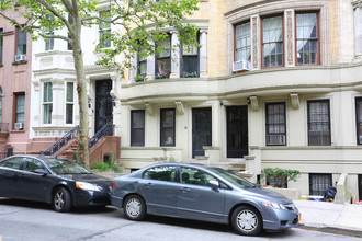 32 W 85th St in New York, NY - Foto de edificio - Building Photo