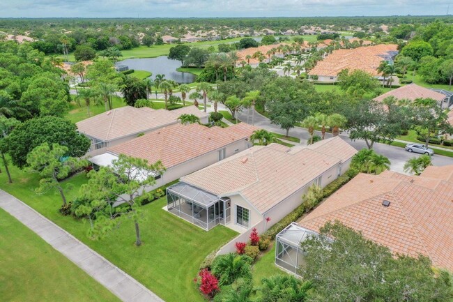 8533 SE Palm Hammock Ln in Hobe Sound, FL - Building Photo - Building Photo