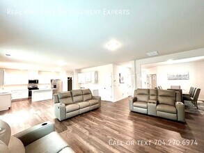 3891 Meadow Crossing Dr in Davidson, NC - Building Photo - Building Photo